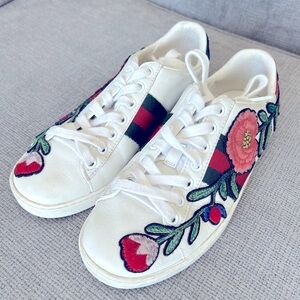 Gucci Shoes for girl, white, originals